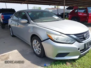 2017 Nissan Altima SV with VIN 1N4AL3AP7HC264695, listed as a IAAI auction lot 41922330 with 140,244 mi miles and . Bid and sale history available at DreamBid. Image 1.