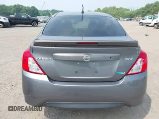 2016 Nissan Versa S z VIN 3N1CN7AP9GL829345, wystawiony jako IAAI lot #42441630 z przebiegiem 147 607 mil mil oraz . Historia ofert i sprzedaży dostępna na DreamBid. Obrazek 16.