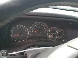 2006 GMC Envoy SLE with VIN 1GKDT13S762262093, listed as a Copart auction lot 49507795 with 0 mi miles and Salvage Title. Bid and sale history available at carsss.com. Image 9.