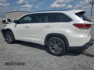 2017 Toyota Highlander XLE z VIN 5TDJZRFH6HS362094, wystawiony jako Copart lot #55086425 z przebiegiem 77 078 mil mil oraz Szkoda całkowita • Salvage title. Historia ofert i sprzedaży dostępna na DreamBid. Obrazek 2.