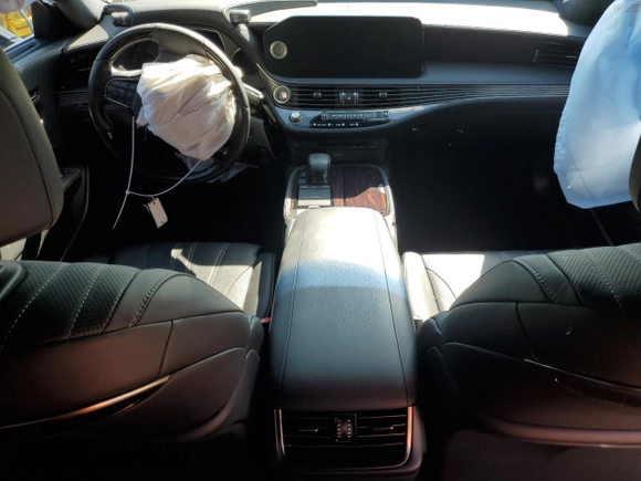 2021 Lexus LS 500 z VIN JTHD51FF8M5013672, wystawiony jako Copart lot #74357794 z przebiegiem 80 191 mil mil oraz Szkoda całkowita • Salvage title. Historia ofert i sprzedaży dostępna na DreamBid. Obrazek 8.