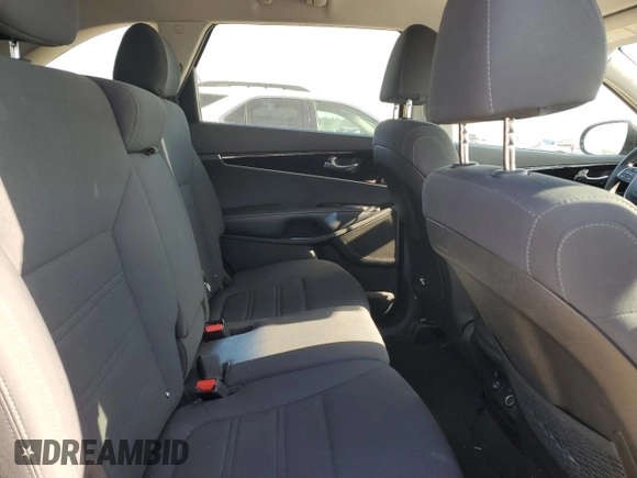 2019 Kia Sorento L with VIN 5XYPG4A39KG475377, listed as a Copart auction lot 52038745 with 95,613 mi miles and Clean Title. Bid and sale history available at DreamBid. Image 11.