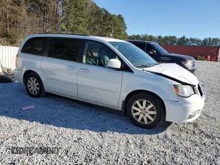 2015 Chrysler Town & Country LX with VIN 2C4RC1AG1FR675404, listed as a Copart auction lot 85792154 with 164,399 mi miles and Salvage Title. Bid and sale history available at carsss.com. Image 4.