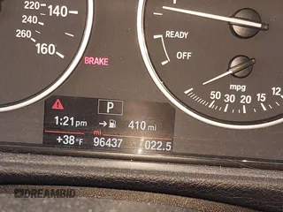 2016 BMW 3 Series 320i xDrive z VIN WBA8E5G59GNT93445, wystawiony jako IAAI lot #41515452 z przebiegiem 96 437 mil mil oraz . Historia ofert i sprzedaży dostępna na DreamBid. Obrazek 15.