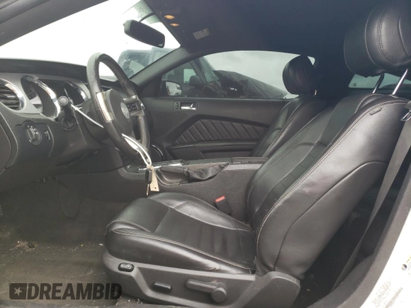 2013 Ford Mustang V6 with VIN 1ZVBP8AM3D5271855, listed as a Copart auction lot 50033585 with 140,675 mi miles and Salvage Title. Bid and sale history available at carsss.com. Image 7.