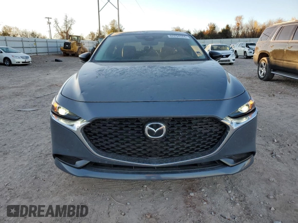 2022 Mazda 3 Carbon Edition z VIN 3MZBPACL0NM300509, wystawiony jako Copart lot #82294524 z przebiegiem 43 367 mil mil oraz Szkoda całkowita • Salvage title. Historia ofert i sprzedaży dostępna na DreamBid. Obrazek 5.