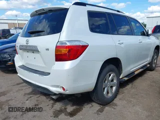 2008 Toyota Highlander z VIN JTEDS41A482011153, wystawiony jako IAAI lot #42147317 z przebiegiem 121 189 mil mil oraz . Historia ofert i sprzedaży dostępna na DreamBid. Obrazek 4.