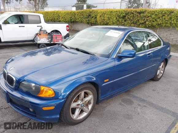 2001 BMW 3 Series 325Ci with VIN WBABN33401JW55892, listed as a IAAI auction lot 41751934 with 1 mi miles. Bid and sale history available at carsss.com. Image 2.