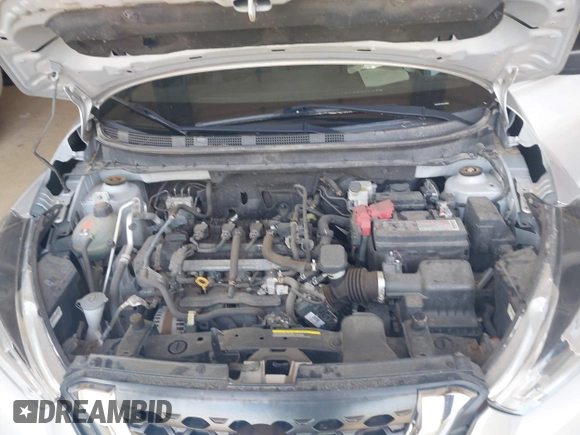 2019 Nissan Kicks S z VIN 3N1CP5CU5KL555586, wystawiony jako IAAI lot #42426743 z przebiegiem 122 015 mil mil oraz . Historia ofert i sprzedaży dostępna na DreamBid. Obrazek 10.