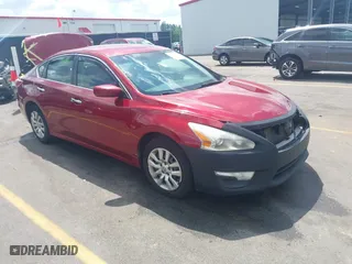 2015 Nissan Altima 2.5 S with VIN 1N4AL3AP4FC455035, listed as a IAAI auction lot 41997177 with 182,329 mi miles. Bid and sale history available at carsss.com. Image 1.