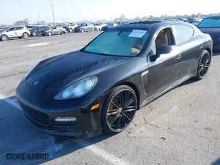 2011 Porsche Panamera with VIN WP0AA2A71BL013687, listed as a IAAI auction lot 41647569 with 116,685 mi miles. Bid and sale history available at carsss.com. Image 2.