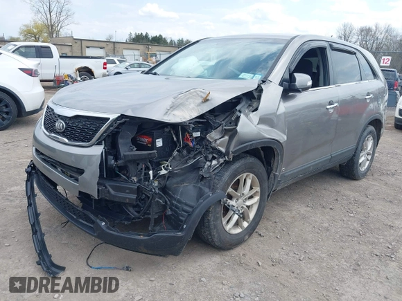 2015 Kia Sorento LX with VIN 5XYKTCA66FG570155, listed as a IAAI auction lot 42123965 with 110,748 mi miles and . Bid and sale history available at carsss.com. Image 17.