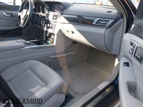 2014 Mercedes-Benz E-Class E 250 BlueTEC Luxury with VIN WDDHF0EB0EA876408, listed as a IAAI auction lot 41614679 with 283,695 mi miles. Bid and sale history available at carsss.com. Image 5.