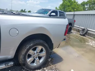 2015 Ram 1500 Outdoorsman z VIN 1C6RR6LT1FS729280, wystawiony jako IAAI lot #42445245 z przebiegiem 175 649 mil mil oraz . Historia ofert i sprzedaży dostępna na DreamBid. Obrazek 19.