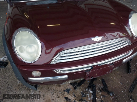 2003 MINI Hardtop с VIN WMWRC33473TC39868, выставлен на аукционе IAAI как лот 41279678 с пробегом 162 005 миль миль и . История ставок и продаж доступна на DreamBid. Изображение 6.
