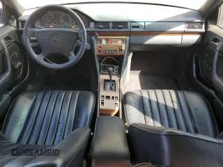 1992 Mercedes-Benz 300 with VIN WDBEA26E2NB668491, listed as a Copart auction lot 49306465 with 272,343 mi miles and Salvage Title. Bid and sale history available at DreamBid. Image 8.