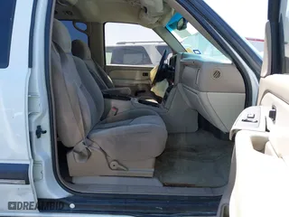2003 Chevrolet Tahoe LT with VIN 1GNEC13Z83R150605, listed as a IAAI auction lot 41844680 with 1 mi miles. Bid and sale history available at carsss.com. Image 5.