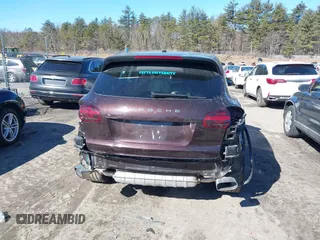 2018 Porsche Cayenne z VIN WP1AA2A2XJKA07829, wystawiony jako IAAI lot #41681207 z przebiegiem Nie podano mil oraz . Historia ofert i sprzedaży dostępna na DreamBid. Obrazek 16.