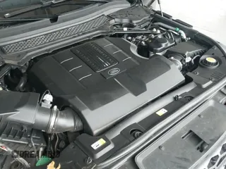 2017 Land Rover Range Rover Sport Autobiography z VIN SALWV2FEXHA127864, wystawiony jako IAAI lot #42621904 z przebiegiem 94 070 mil mil oraz . Historia ofert i sprzedaży dostępna na DreamBid. Obrazek 19.