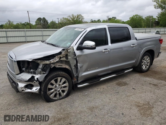 2013 Toyota Tundra Limited z VIN 5TFFY5F18DX136180, wystawiony jako Copart lot #51525745 z przebiegiem Nie podano mil oraz Szkoda całkowita • Salvage title. Historia ofert i sprzedaży dostępna na DreamBid. Obrazek 1.