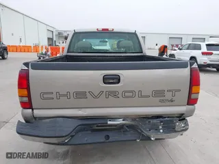 2002 Chevrolet Silverado 1500 LS with VIN 2GCEC19V321217096, listed as a IAAI auction lot 41727809 with 273,315 mi miles. Bid and sale history available at carsss.com. Image 6.