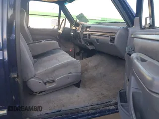 1994 Ford F-250 с VIN 1FTHX26G6RKB34866, выставлен на аукционе IAAI как лот 42422548 с пробегом Не указан миль и . История ставок и продаж доступна на DreamBid. Изображение 5.