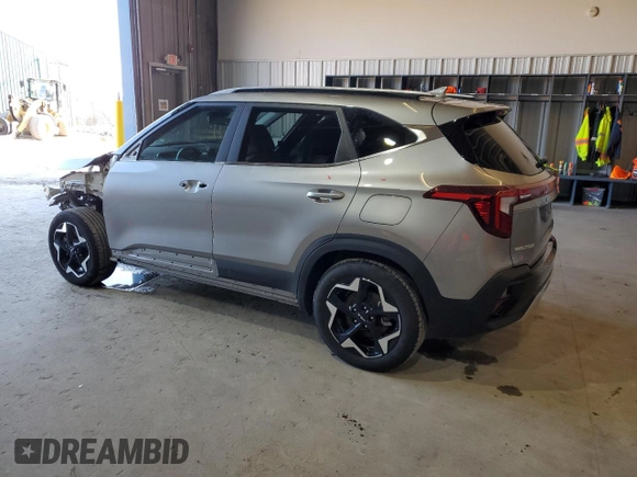 2024 Kia Seltos EX z VIN KNDERCAA4R7661040, wystawiony jako Copart lot #49389835 z przebiegiem 8 373 mil mil oraz Szkoda całkowita • Salvage title. Historia ofert i sprzedaży dostępna na DreamBid. Obrazek 2.