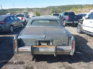 1992 Cadillac Brougham z VIN 1G6DW54EXNR707566, wystawiony jako IAAI lot #41854321 z przebiegiem Nie podano mil oraz . Historia ofert i sprzedaży dostępna na DreamBid. Obrazek 6.