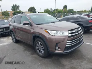 2018 Toyota Highlander SE with VIN 5TDKZRFH6JS248476, listed as a IAAI auction lot 42644155 with 37,054 mi miles and . Bid and sale history available at DreamBid. Image 1.