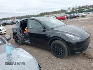 2024 Tesla Model Y с VIN 7SAYGDED5RF093696, выставлен на аукционе IAAI как лот 42061020 с пробегом 21 220 миль миль и . История ставок и продаж доступна на DreamBid. Изображение 14.