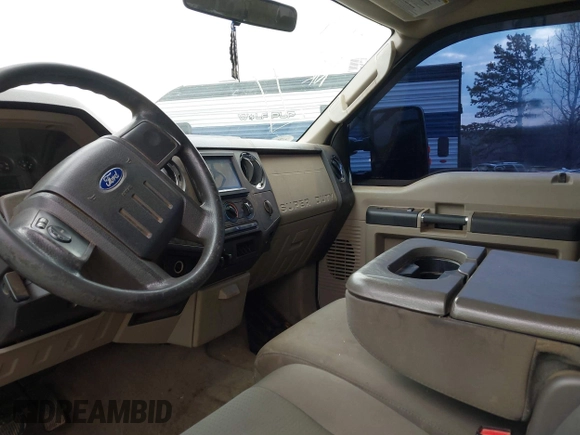 2010 Ford Super Duty F-250 SRW XL with VIN 1FTSW2B56AEA37604, listed as a IAAI auction lot 41234124 with 210,940 mi miles. Bid and sale history available at carsss.com. Image 5.