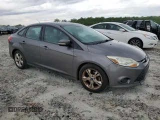 2014 Ford Focus SE with VIN 1FADP3F23EL359605, listed as a Copart auction lot 53696465 with 139,884 mi miles and Salvage Title. Bid and sale history available at DreamBid. Image 4.
