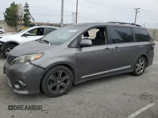 2011 Toyota Sienna SE z VIN 5TDXK3DC0BS121254, wystawiony jako Copart lot #58588875 z przebiegiem 151 334 mil mil oraz Szkoda całkowita • Salvage title. Historia ofert i sprzedaży dostępna na DreamBid. Obrazek 1.