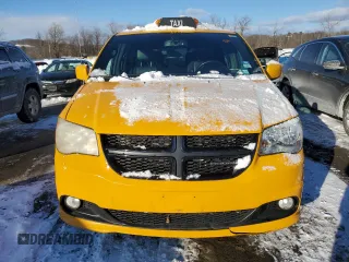 2011 Dodge Grand Caravan R/T with VIN 2D4RN7DG9BR696121, listed as a Copart auction lot 88876165 with 231,021 mi miles and Salvage Title. Bid and sale history available at DreamBid. Image 5.
