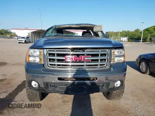 2010 GMC Sierra 1500 SLE z VIN 3GTRKVE30AG239997, wystawiony jako IAAI lot #42056748 z przebiegiem 159 931 mil mil oraz . Historia ofert i sprzedaży dostępna na DreamBid. Obrazek 13.