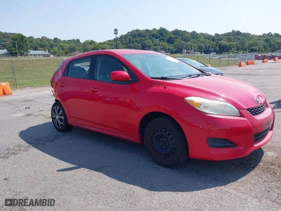 2010 Toyota Matrix with VIN 2T1KU4EE2AC401744, listed as a IAAI auction lot 40322815 with 153,407 mi miles. Bid and sale history available at carsss.com. Image 1.
