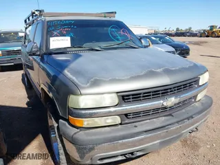 2002 Chevrolet Silverado 1500 LT with VIN 2GCEK19T221313531, listed as a IAAI auction lot 41563814 with 205,633 mi miles. Bid and sale history available at carsss.com. Image 1.