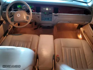 2004 Lincoln Town Car Signature with VIN 1LNHM81W24Y635183, listed as a Copart auction lot 47653865 with 128,037 mi miles and Clean Title. Bid and sale history available at carsss.com. Image 8.