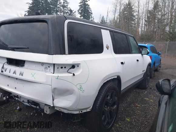 2025 Rivian R1S Adventure z VIN 7PDSGBBA3SN052257, wystawiony jako IAAI lot #41289615 z przebiegiem 2746 mil mil oraz . Historia ofert i sprzedaży dostępna na DreamBid. Obrazek 4.