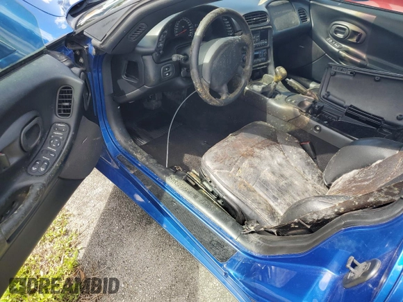 2002 Chevrolet Corvette with VIN 1G1YY22G325104997, listed as a Copart auction lot 75008234 with 0 mi miles and Non Repairable. Bid and sale history available at carsss.com. Image 8.