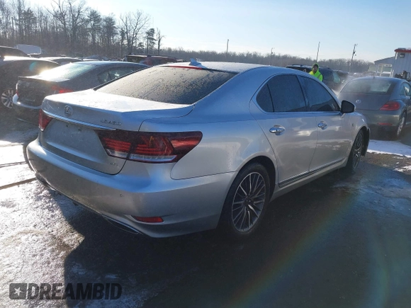 2013 Lexus LS 460 z VIN JTHCL5EF5D5019441, wystawiony jako IAAI lot #41267136 z przebiegiem 185 549 mil mil oraz . Historia ofert i sprzedaży dostępna na DreamBid. Obrazek 4.