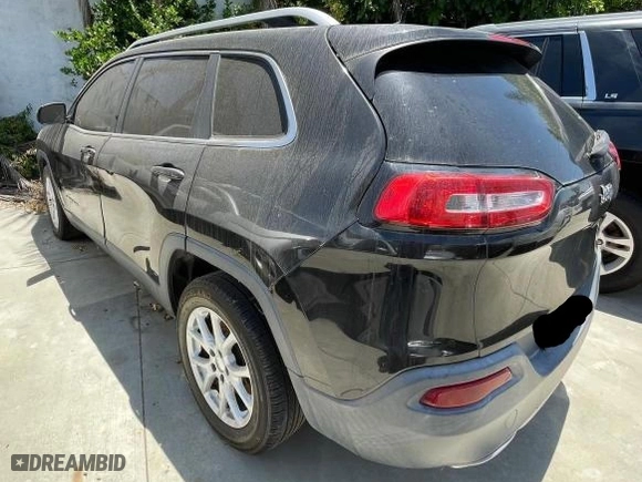 2015 Jeep Cherokee Latitude with VIN 1C4PJLCSXFW781657, listed as a Copart auction lot 45606025 with 132,235 mi miles and Clean Title. Bid and sale history available at carsss.com. Image 3.