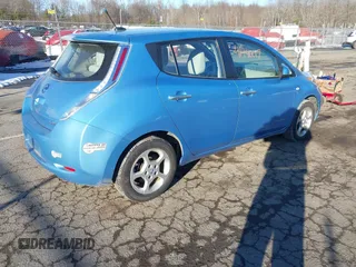 2011 Nissan LEAF SL-e with VIN JN1AZ0CP6BT005453, listed as a IAAI auction lot 41440017 with 19,230 mi miles. Bid and sale history available at carsss.com. Image 4.
