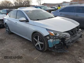 2019 Nissan Altima 2.5 Platinum with VIN 1N4BL4FV9KC100518, listed as a IAAI auction lot 41611860 with 150,216 mi miles. Bid and sale history available at carsss.com. Image 1.