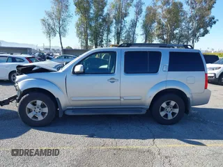 2006 Nissan Pathfinder SE z VIN 5N1AR18U36C631965, wystawiony jako IAAI lot #41861397 z przebiegiem 230 483 mil mil oraz . Historia ofert i sprzedaży dostępna na DreamBid. Obrazek 15.
