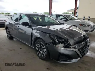 2025 Nissan Altima SV with VIN 1N4BL4DV4SN338543, listed as a Copart auction lot 54542485 with 9,179 mi miles and Clean Title. Bid and sale history available at DreamBid. Image 4.