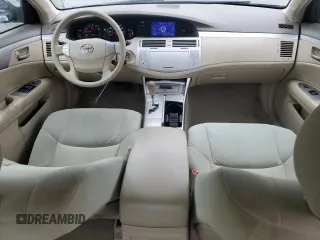 2005 Toyota Avalon XL z VIN 4T1BK36BX5U017137, wystawiony jako Copart lot #57623495 z przebiegiem 130 875 mil mil oraz Szkoda całkowita • Salvage title. Historia ofert i sprzedaży dostępna na DreamBid. Obrazek 8.