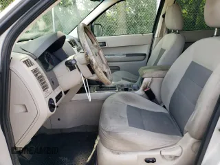 2008 Ford Escape XLT с VIN 1FMCU03168KC15402, выставлен на аукционе Copart как лот 61370205 с пробегом 215 441 миль миль и Чистый • Clean title. История ставок и продаж доступна на DreamBid. Изображение 7.