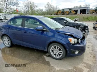 2014 Chevrolet Sonic LT z VIN 1G1JC5SH6E4156225, wystawiony jako Copart lot #54017215 z przebiegiem 161 854 mil mil oraz Szkoda całkowita • Salvage title. Historia ofert i sprzedaży dostępna na DreamBid. Obrazek 13.