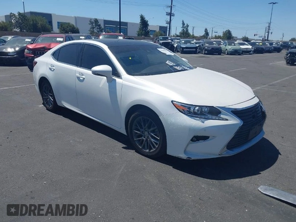 2018 Lexus ES with VIN 58ABK1GG8JU096535, listed as a IAAI auction lot 42009893 with 65,225 mi miles. Bid and sale history available at carsss.com. Image 1.